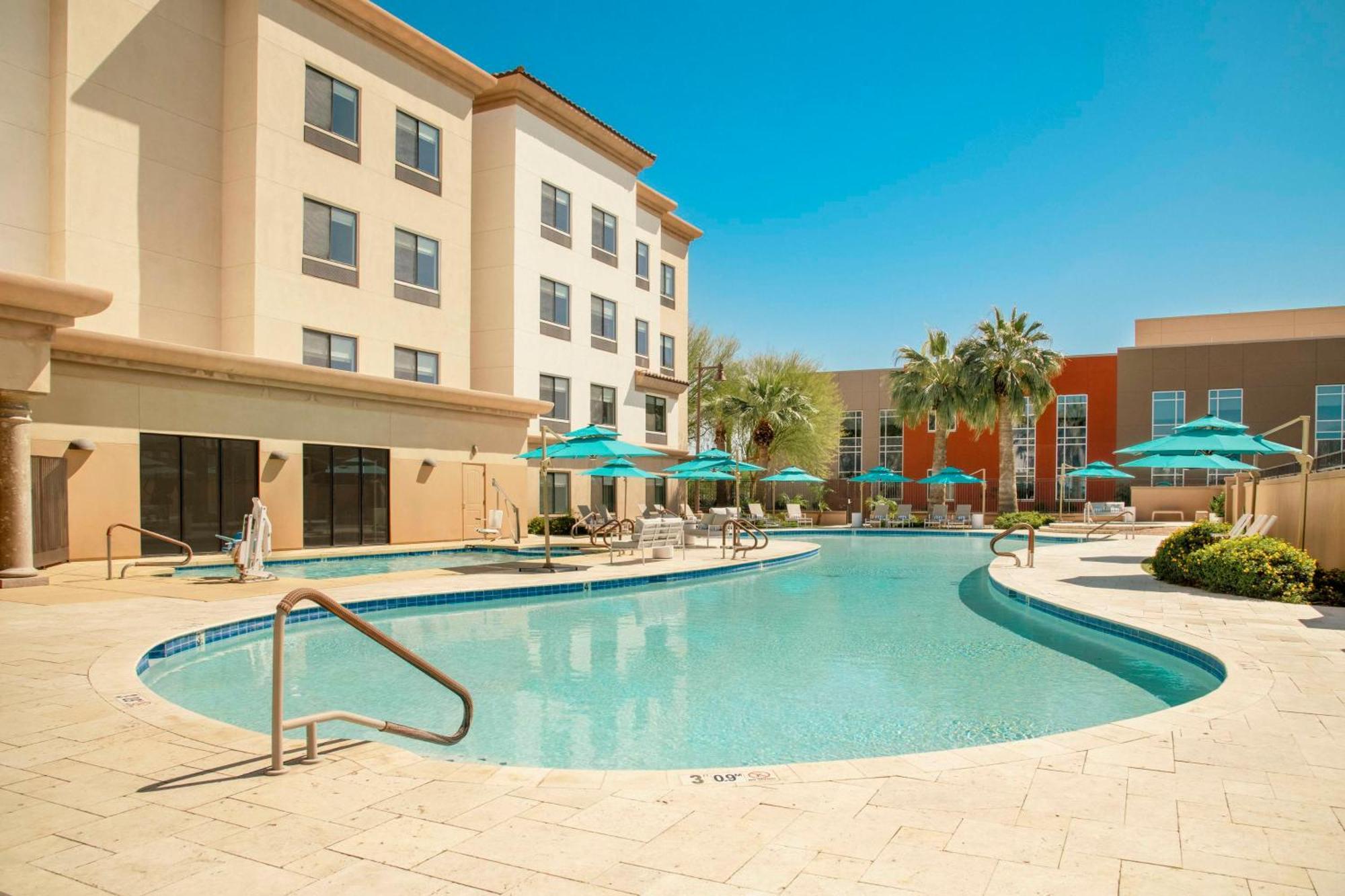 Doubletree By Hilton Phoenix-Gilbert Exterior photo
